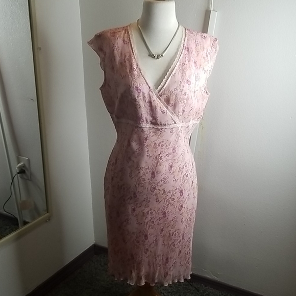 Pink dress - Picture 1 of 8